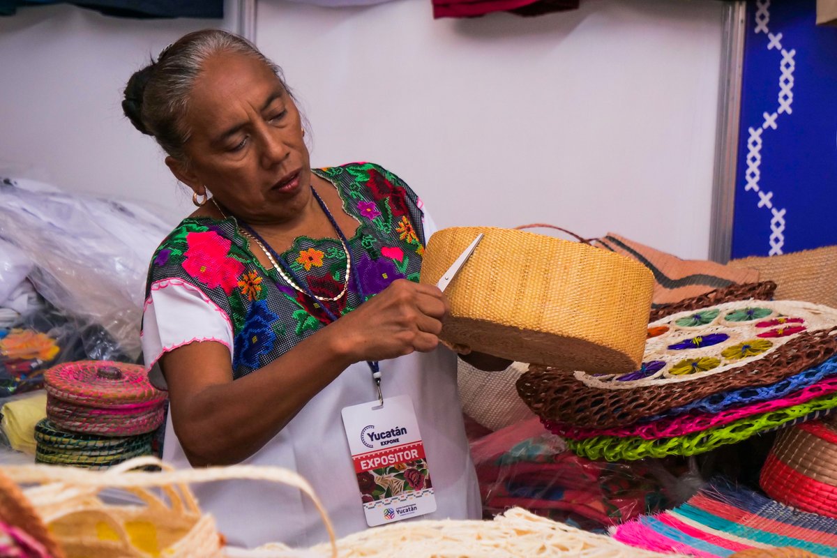 ¡ÚLTIMOS DÍAS DE YUCATÁN EN ZAPOPAN!🤍

Ven a conocer el maravilloso trabajo hecho por manos yucatecas.🪄

📆13 al 16 de julio
📍Plaza de las Américas, Zapopan, Jalisco
⏰11 a 21 hrs
🔥¡ENTRADA LIBRE!

✨Programa bit.ly/3CEYR9V