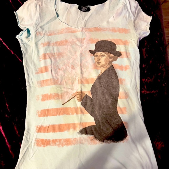 RuarkWendy's tweet photo. So good I had to share! Check out all the items I'm loving on @Poshmarkapp #poshmark #fashion #style #shopmycloset #sourceunknown #inthehouse #fang: https://t.co/BmqhjnE2zk https://t.co/2vHs9Tetg6