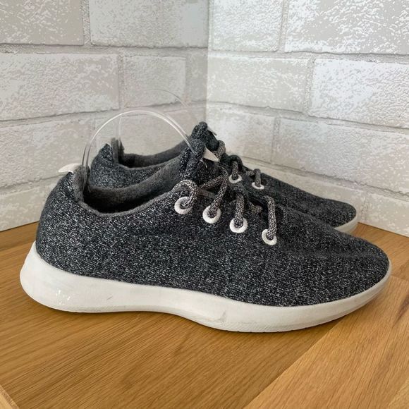 robutik's tweet photo. So good I had to share! Check out all the items I'm loving on @Poshmarkapp from @Bobbisavage72 #poshmark #fashion #style #shopmycloset #allbirds #pier1: https://t.co/0y1Y4Hczhv https://t.co/tLGbaggFxv