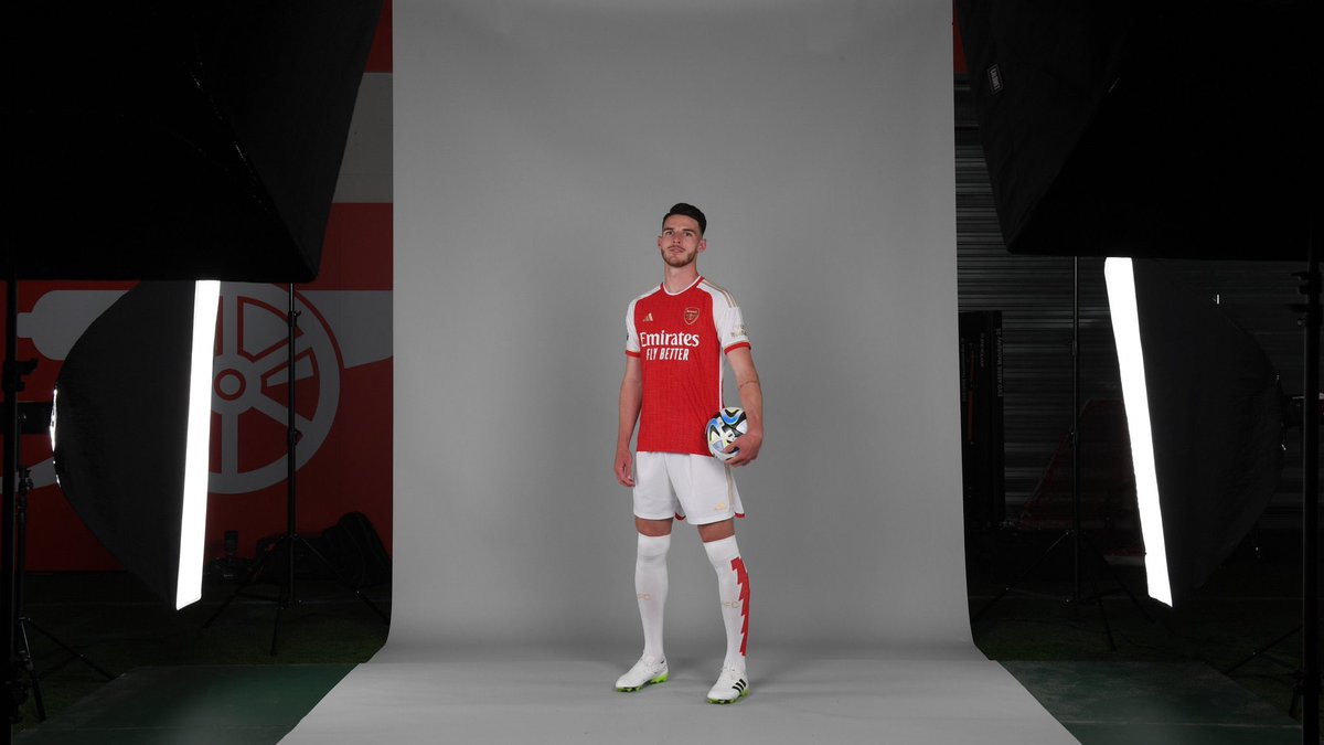 ⚽️Arsenal have finally announced one of the biggest signing in the club’s history. Declan Rice is the latest club acquisition who was signed from Westham for a record £105m including adds on. He joins the club few hrs after the announcement of another new player, Jurrien Timber.