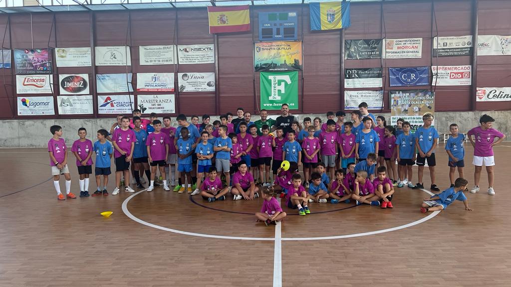 enesportfs's tweet photo. Otro evento más para la saca ,en este caso en Santa Olalla con el gran @pablofutbolsala ,desde ya trabajando en la XI Edición ya que el nivel de la X ha sido muy alto, Gracias
@efsjoanlinares @AndreuLinares9 @DiegoGarridoMo1 y a todos los que han colaborado en estas dos semanas https://t.co/k3RZYyHOOq