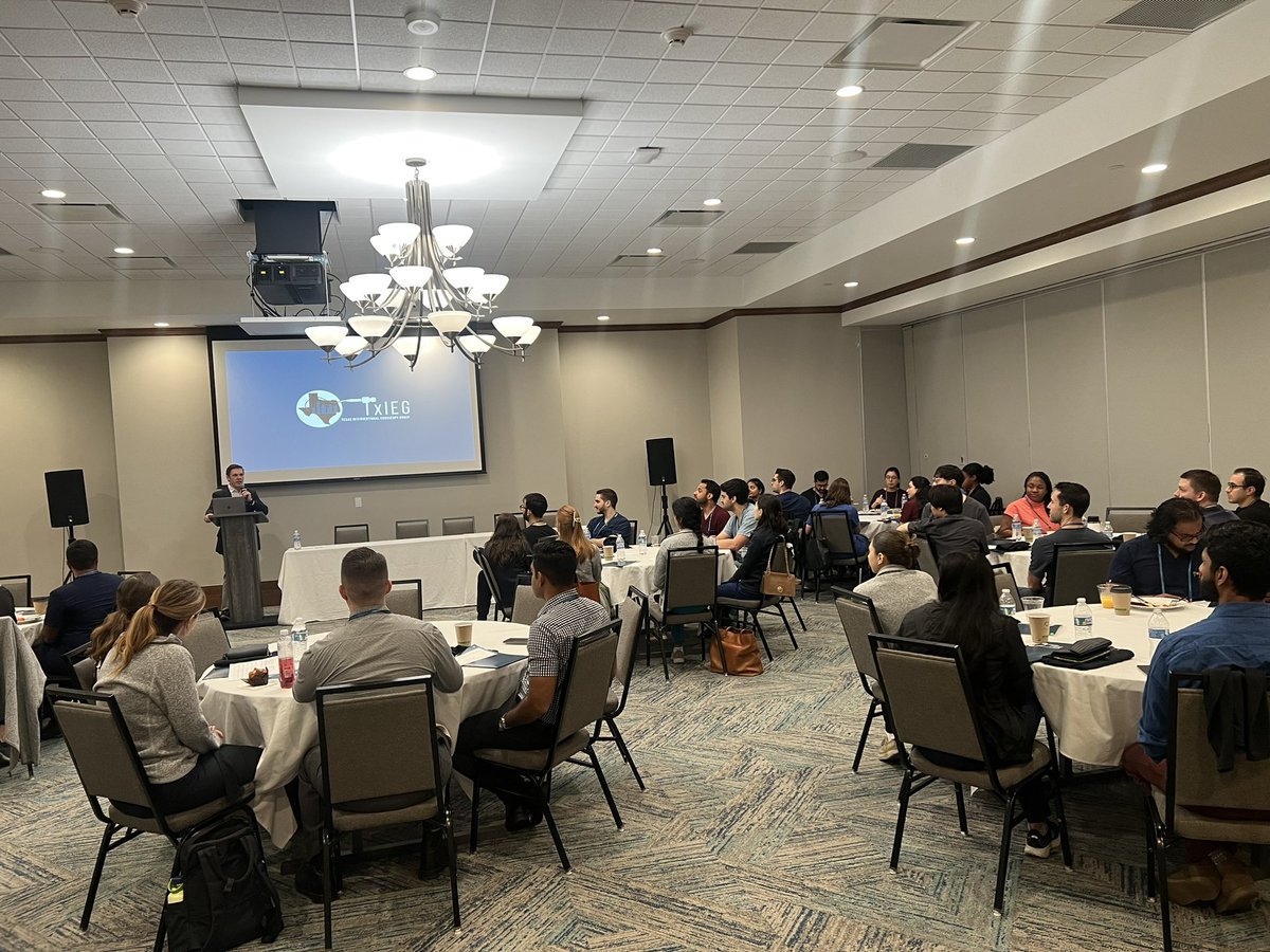 TexasIEG's tweet photo. @rjsealock with the opening remarks π₯ #GITwitter #GIFellow #Endoscopy #EndoscopyWorkshop #TxIEG @TexasIEG https://t.co/gHbkzLlNIO