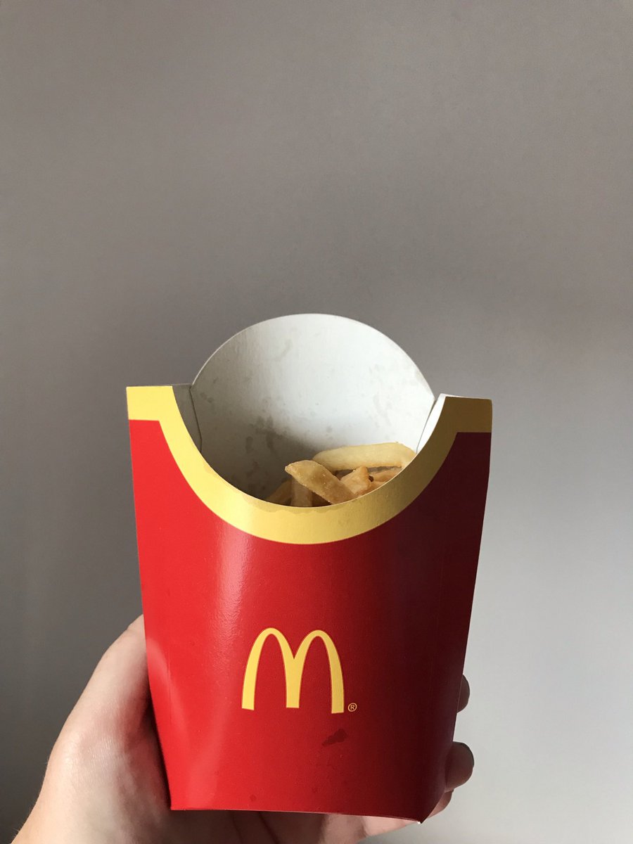 melanie_bailey's tweet photo. @McDonaldsUK large fries? You could use this photo in your next campaign https://t.co/ZvFETayH9g