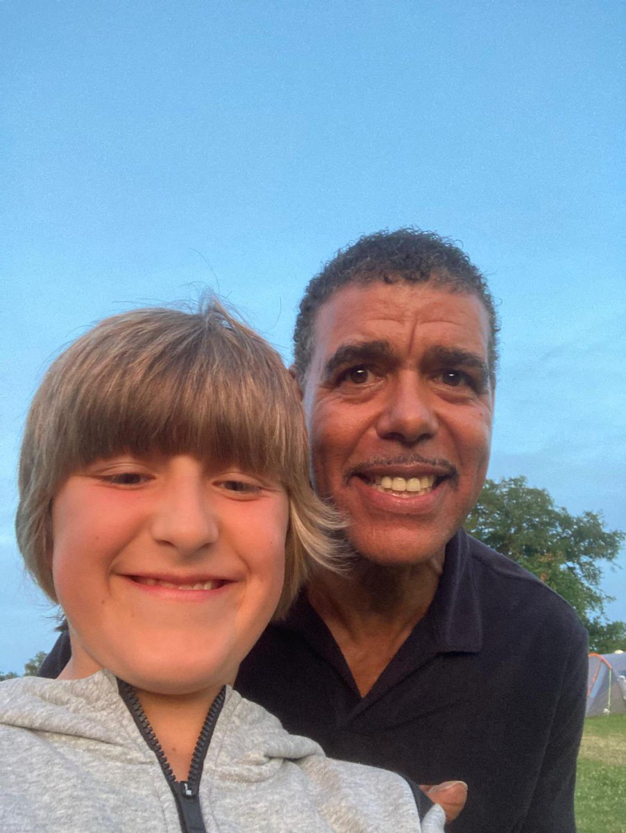davies81sd's tweet photo. @chris_kammy Hi Kammy, hope you had a great Silverstone - weekend neighbour! 😊thank you so much for making our son’s day by having a photo and chat with him. https://t.co/Bf4qvTbjMm