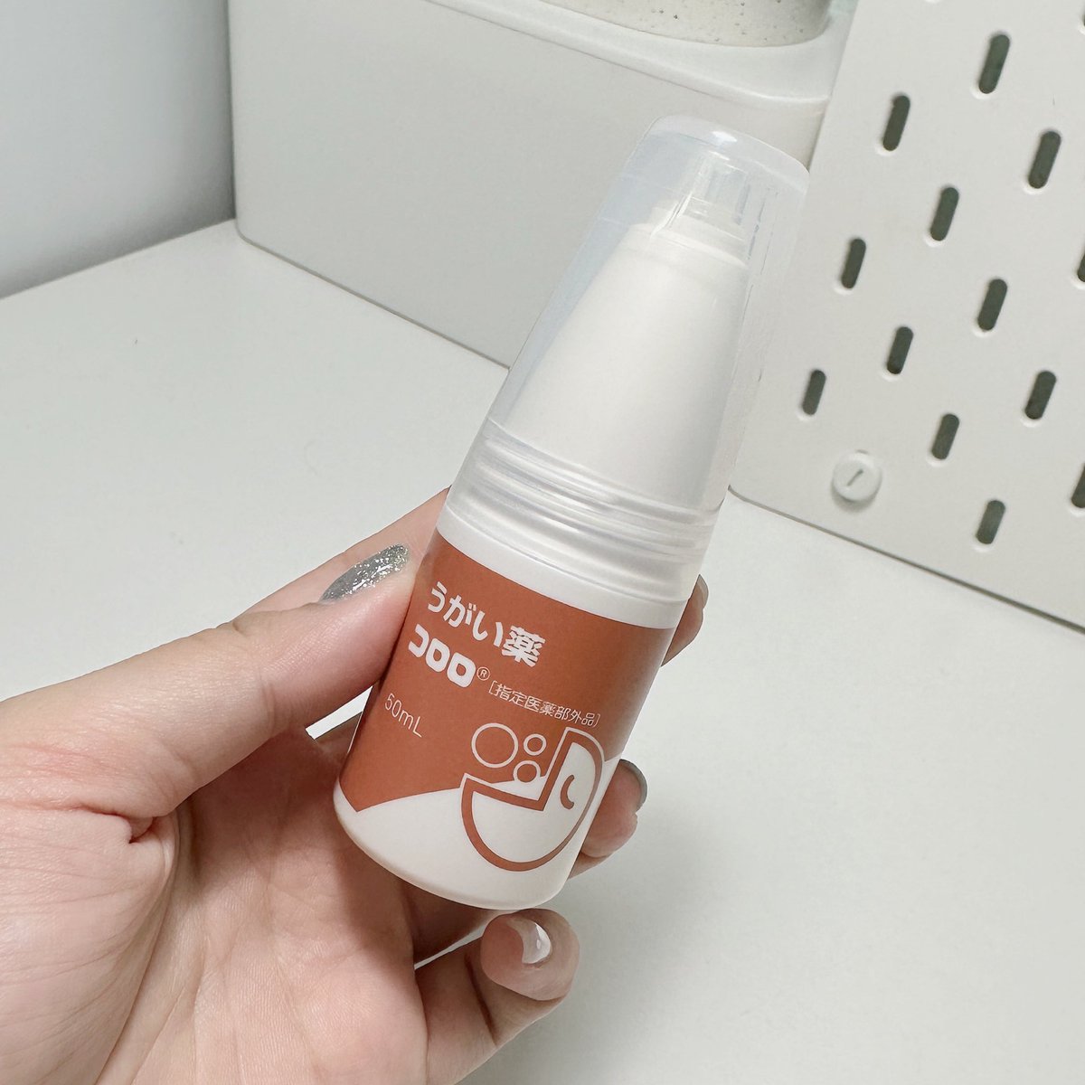 aispdiary's tweet photo. อีก 1 สิ่งที่ทำก่อนนอนคือกลั้วคอด้วย #น้ำยากลั้วคอ #Cololo นำเข้าจากญี่ปุ่น เป็นสูตรอ่อนโยน หอมรสมิ้นต์อ่อนๆ รู้สึก แถมช่วยทำความสะอาด ยับยั้งเชื้อโรคและแบคทีเรียในช่องปากและคอ เทน้ำยาถึงขีดล่างสุดของฝา เติมน้ำเปล่าลงไปจนเต็ม แล้วใช้งานเลย ไม่แสบคอ ไม่แสบปากแน่นอน อยากให้ลองจริง #ใช้จริงรีวิวจริง #ใช้ดีบอกต่อ
