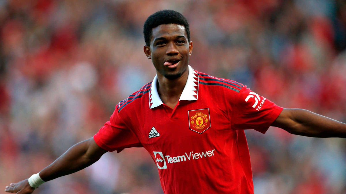 UtdLoyals_'s tweet photo. 🚨| Out of the two players which one do YOU believe has the most potential? 🤔🔥

Like for Amad ♥️
Retweet for Pellistri 🔄

#MUFC ✅ https://t.co/nbT0Hek0ac