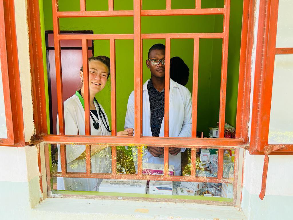 AkbHospital's tweet photo. Day 1 of our monthly community heath outreach at AKB Hospital. https://t.co/5ayNtWoiG2