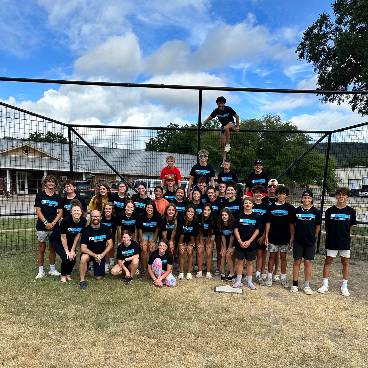 armsofhope's tweet photo. Thank you 1st Colony Church of Christ for an amazing week of service on the #ArmsofHope Medina Campus! What a wonderful group of young men and women serving Jesus with their actions. https://t.co/VvGKdH7N0u https://t.co/L9aJU937DX