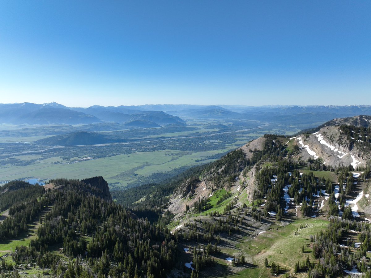 jhski's tweet photo. Spectacular summit scenery at #jacksonhole ☀️ RT if you want to visit!
#jhdreaming https://t.co/t7A1g2E7vp