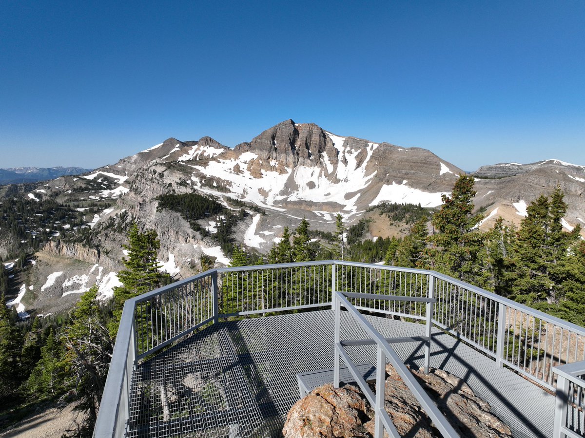 jhski's tweet photo. Spectacular summit scenery at #jacksonhole ☀️ RT if you want to visit!
#jhdreaming https://t.co/t7A1g2E7vp