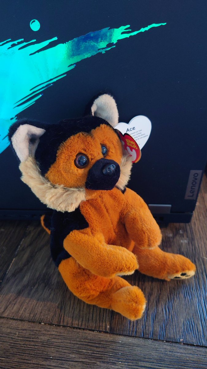 I swapped his eyes for some 1990's eyes hehe 👀