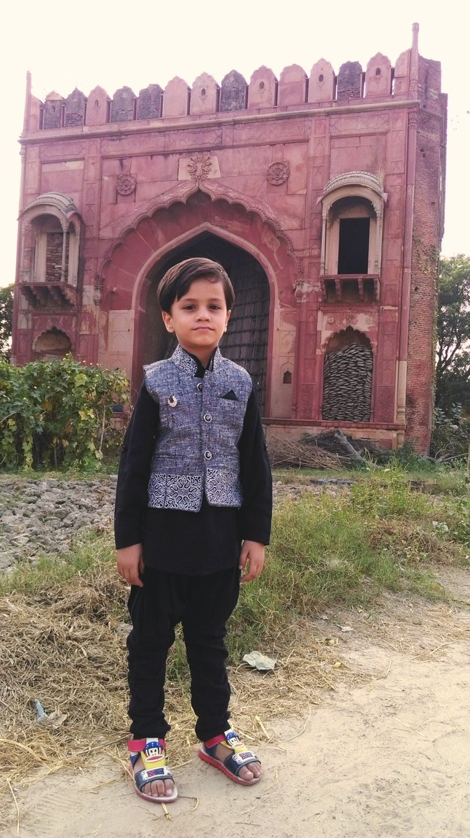 Ziakhan1208's tweet photo. We have a Red Fort built about 150 years ago,which is situated in Town Bilaspur, Gr. Noida,Gautambudh Nagar (UP),60 km far away from Delhi.The beautiful fort is in bad condition. Can you visit and acquire under ASI for proper care &amp; maintenance.

@ASIGoI https://t.co/Q4Pdc5DVGf