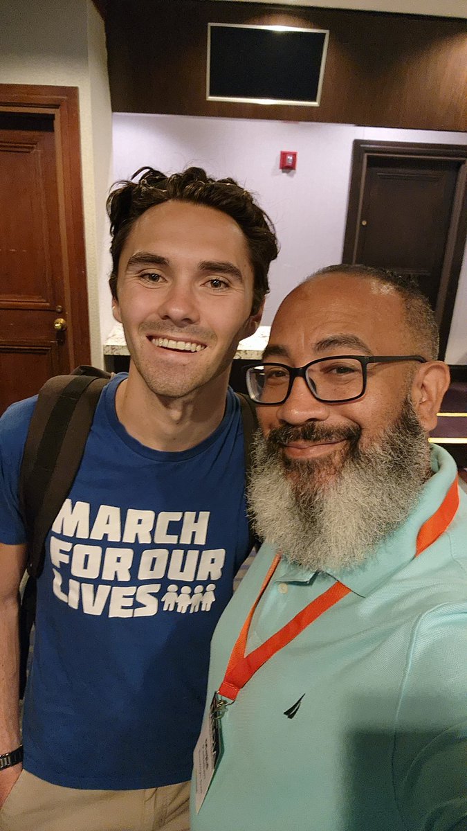 RT @mmpadellan: Just ran into @davidhogg111 at the #Netroots here in Chicago.

BAN ASSAULT WEAPONS NOW. https://t.co/jRlexGckev