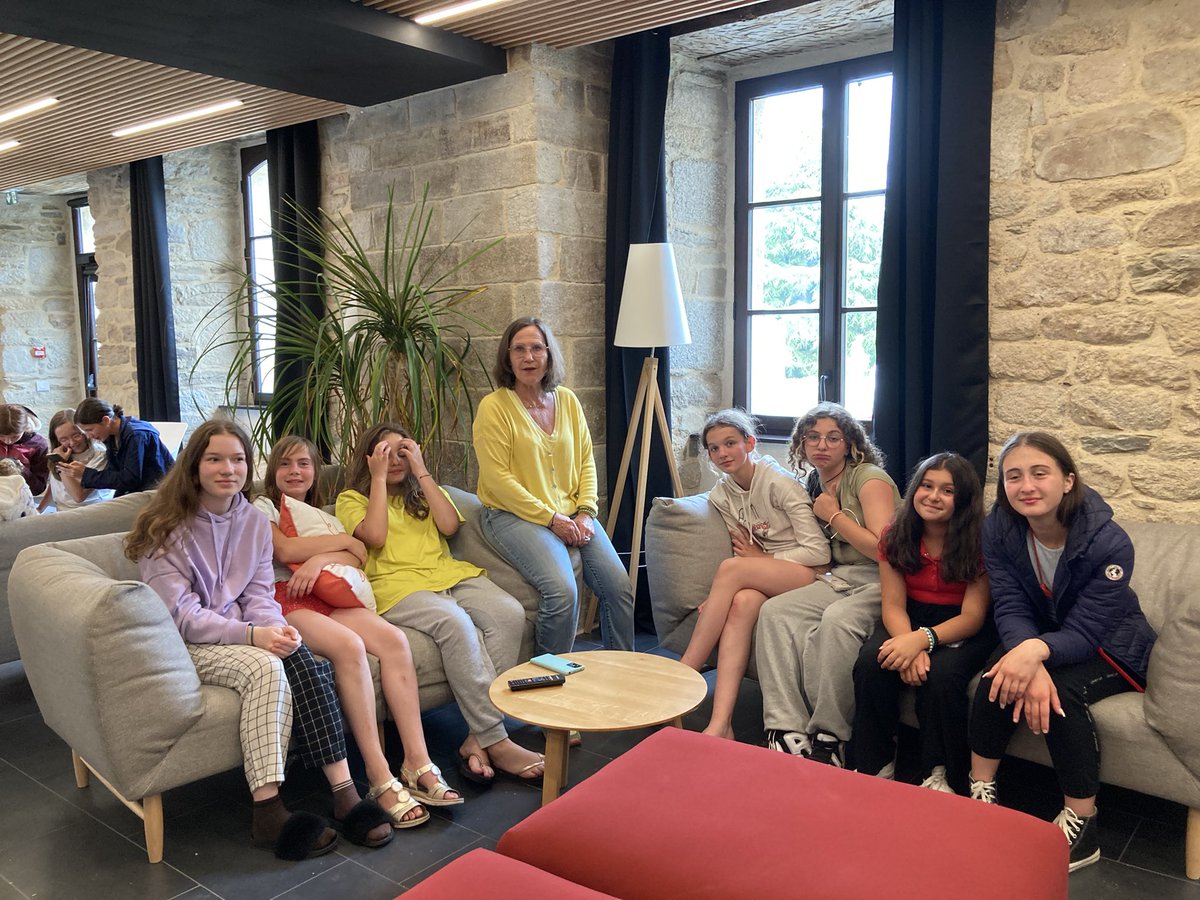 Ellien Francoise tweet media