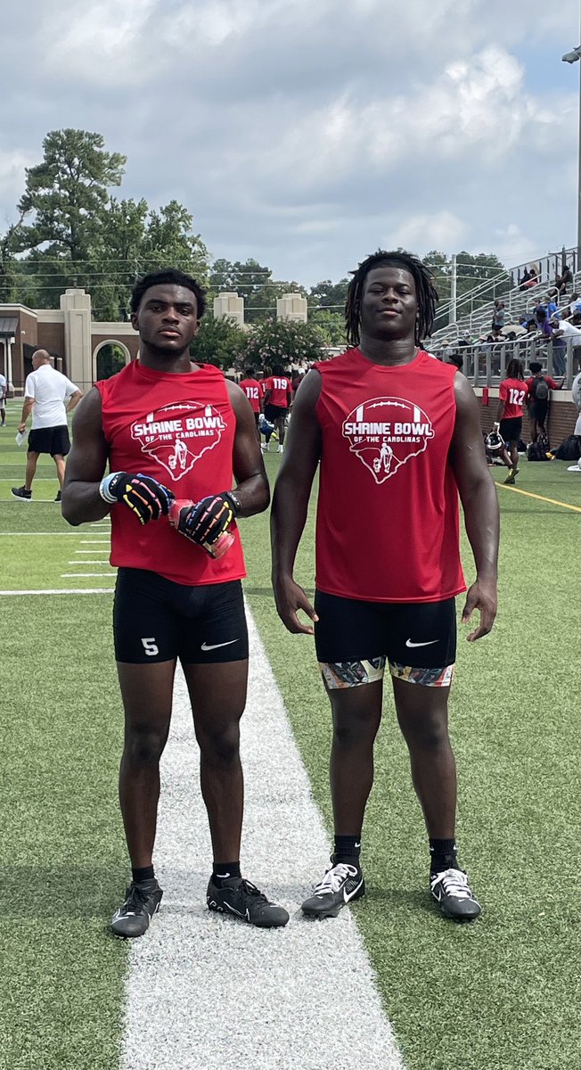 WHSTigers_FB's tweet photo. Good work today by @JyWaiters and @KitoDouglas3 at today’s Shrine Bowl combine. #Grit #HPO #Thrive https://t.co/FxrQL8nncM