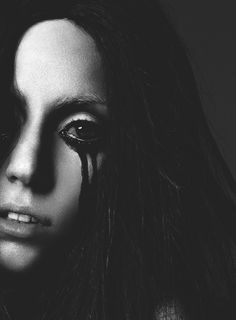 jdkaknak's tweet photo. the magic of lady gaga's instrumentals: THE FAME MONSTER edition
(a thread 🪡) https://t.co/4A9hWdWniY