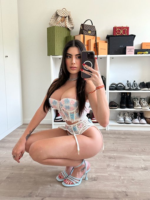 Les acabo de mandar contenido incre&iacute;ble 😍😍😍 puedes verlo gratis😱😱 https://t.co/BQFw9ooqWm https://t.