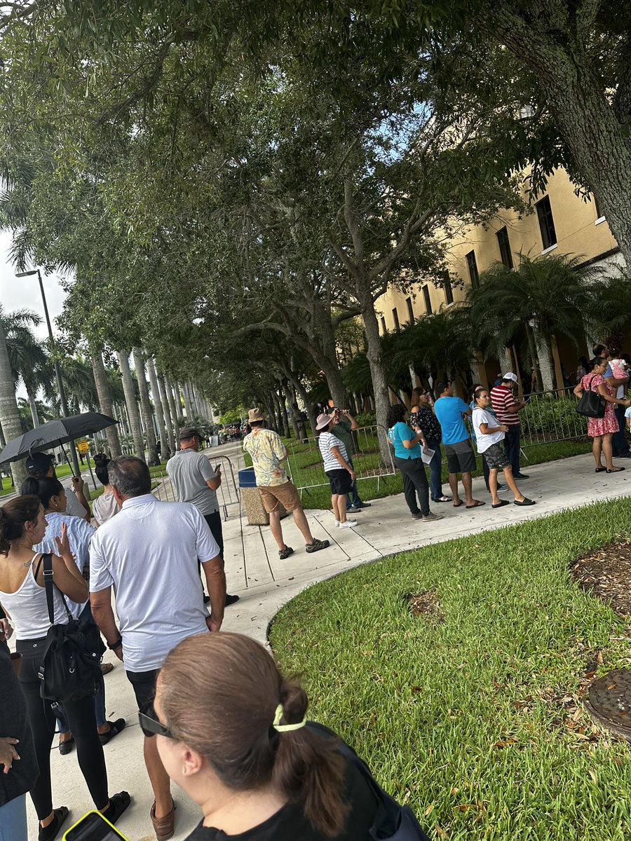 JuankyDiaz's tweet photo. Thank you @MiamiDadeCounty and #adoptatree looking forward to collaborating @TLCabrera3 for our #foodforrest this school year https://t.co/yAJRJkFeEH