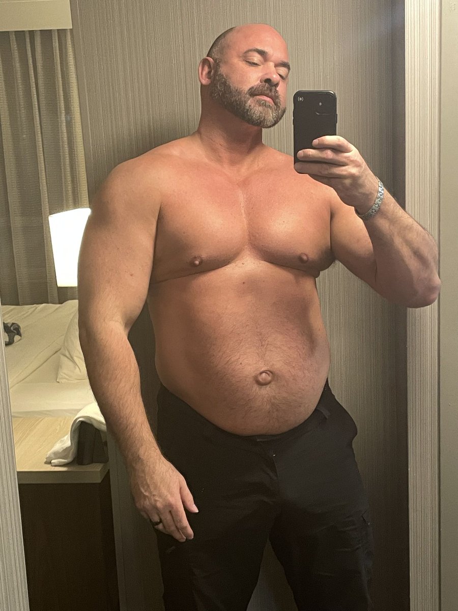 Tyler_J_Reed's tweet photo. Selfie Saturday's men - show me what you got! #SexyOver50
#AlphaAF #Selfie #SelfieSaturday #Pornstar #TylerJReed #BigDaddy
https://t.co/klSzWasZKn https://t.co/Ukpb2muQm5