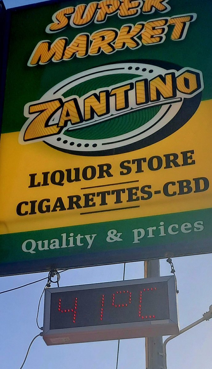 It's HOT. 7.30pm #alykes #zakynthos