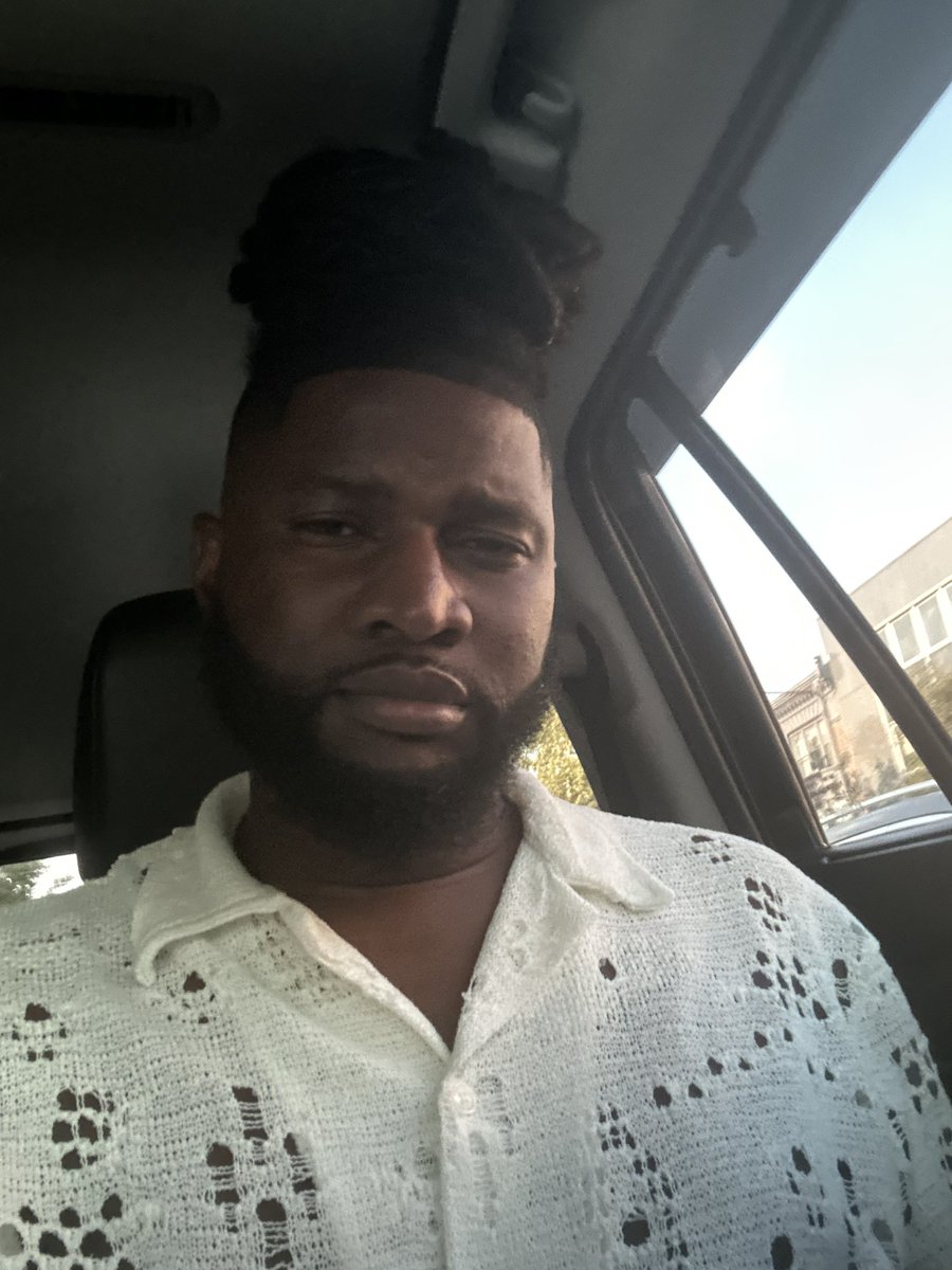 talldarkcoke's tweet image. #RENAISSANCEWOLRDTOUR #concertlook