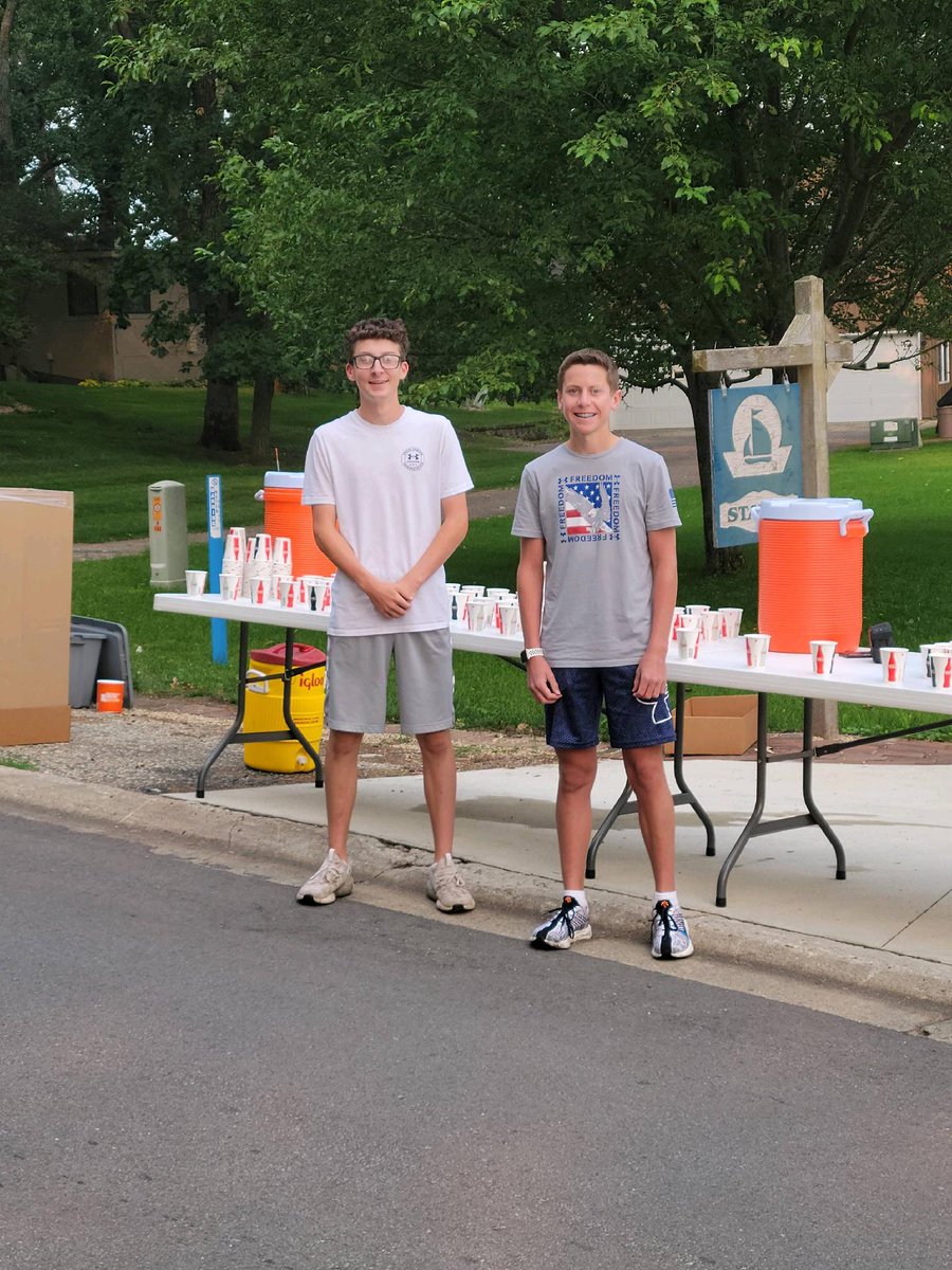 Fun morning at water/Gatorade stations for U of Okoboji Homecoming races! Cheering, supporting and giving back to a community that gives so much to us.  Great job, <a href="/OkobojiChamber/">Iowa Great Lakes Area Chamber</a>!
