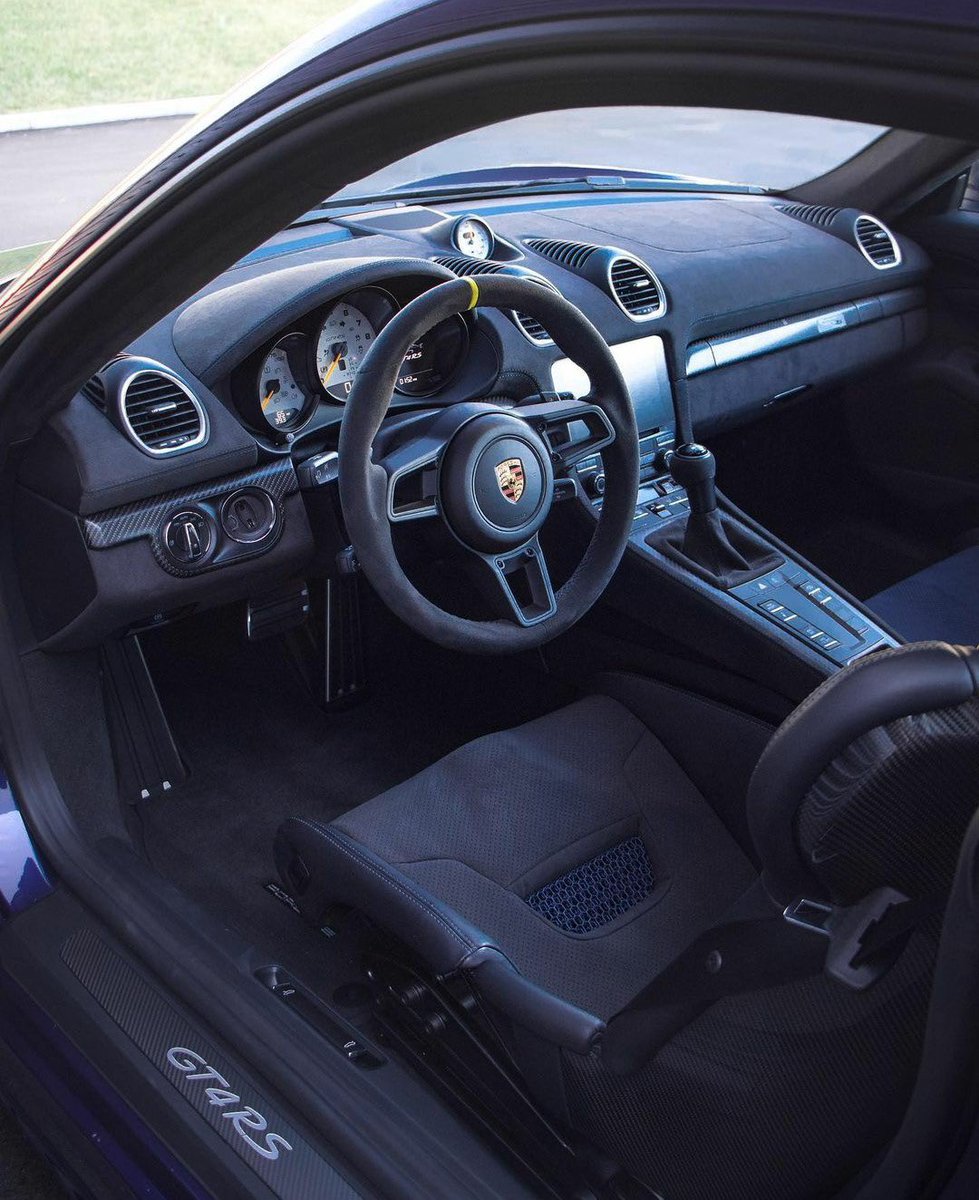PorscheCIub's tweet photo. Gentian Blue Metallic Cayman GT4 RS https://t.co/65LDMHiXGz