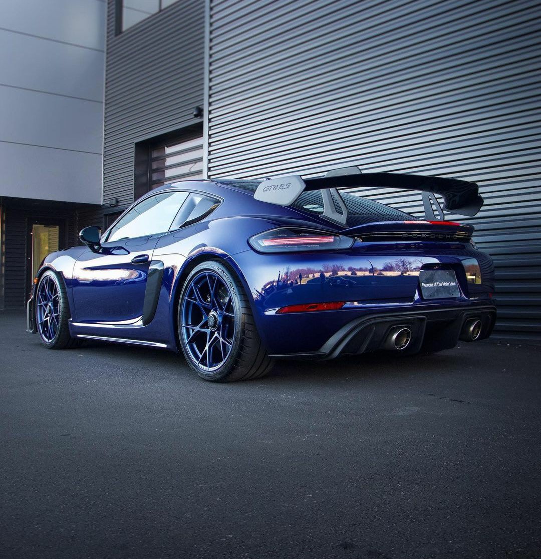 PorscheCIub's tweet photo. Gentian Blue Metallic Cayman GT4 RS https://t.co/65LDMHiXGz
