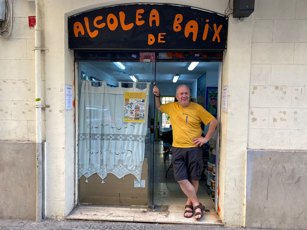 El carrer Alcolea de Baix viatjarà al futur a través de la història, amb el fil conductor de la llum, a la decoració de la #Festa #Major de Sants. 
Al #SantsMontjuïcAlDia entrevistem a <a href="/Alcolea_de_baix/">ALCOLEA DE BAIX</a> que ens expliquem els preparatius <a href="/FMSants/">Festa Major de Sants</a>.

🎧go.ivoox.com/rf/112418296