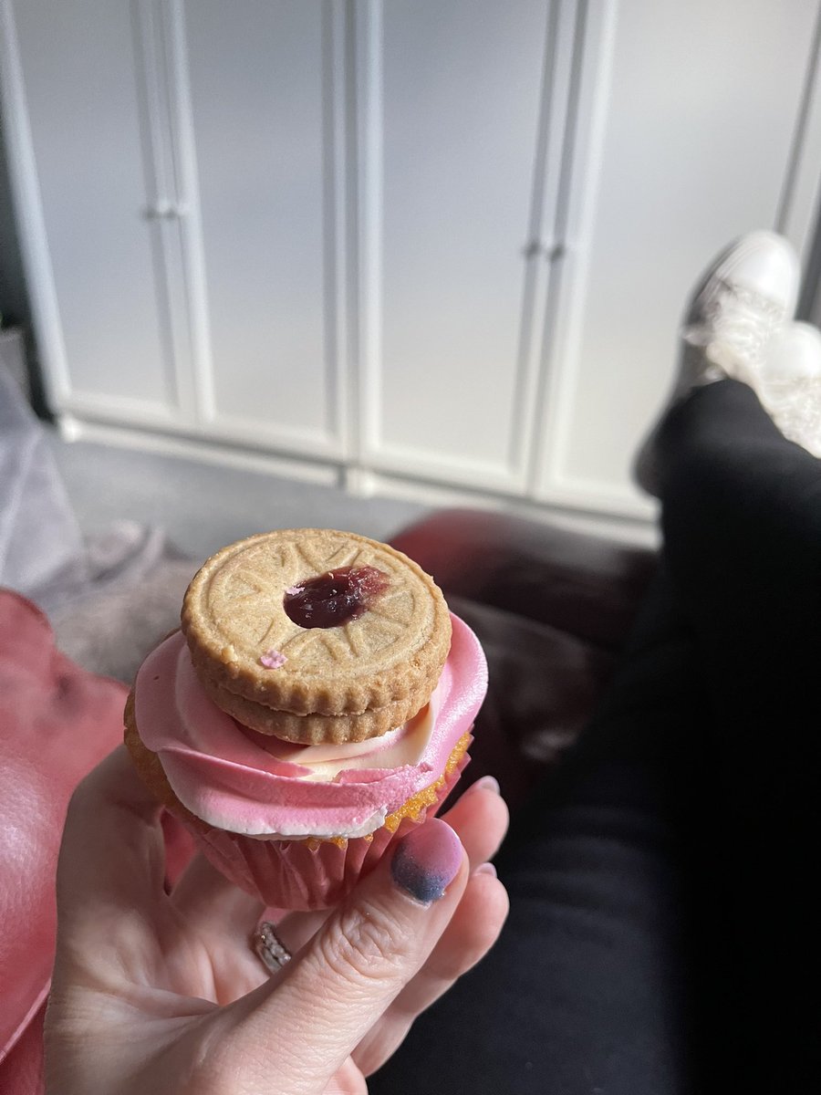 Fionas_Paradox's tweet photo. Sorry not sorry #SecondOne https://t.co/CLfALR0njy