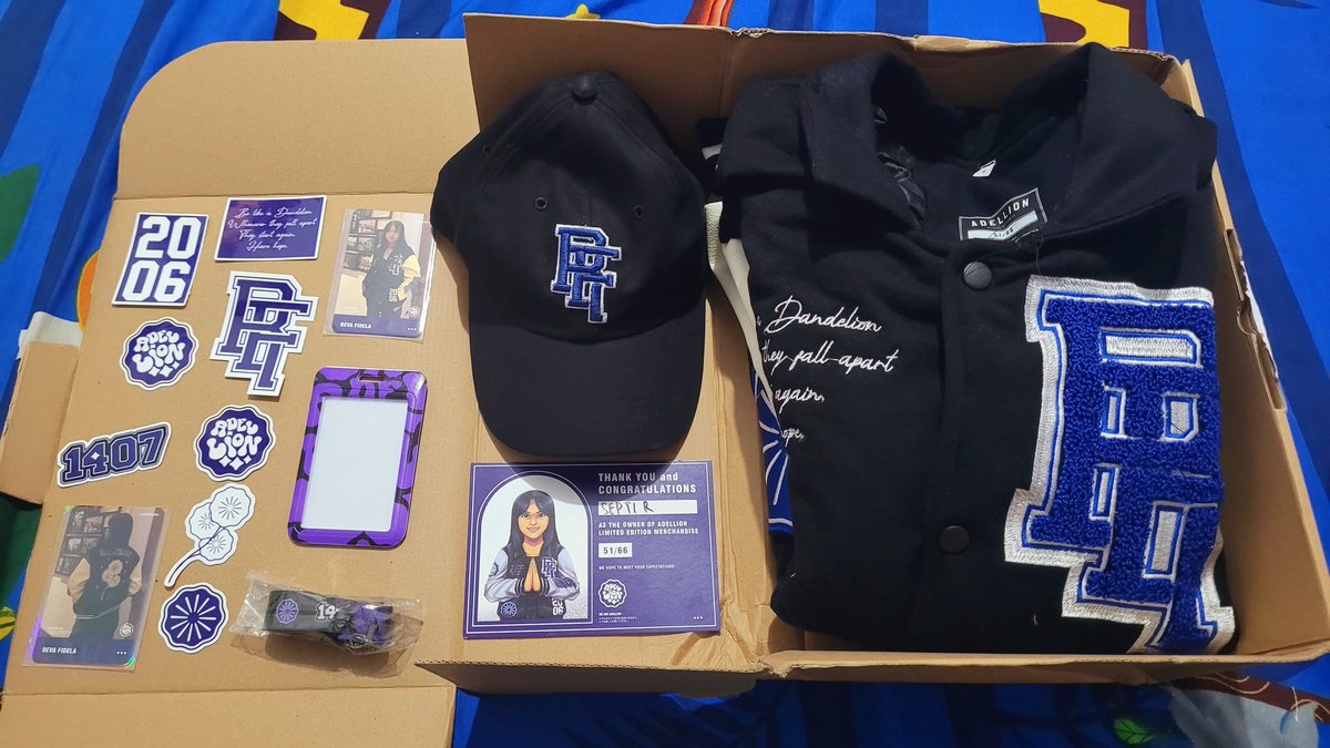 sipitiy_'s tweet photo. emang boleh menang war gitu? samaan kita del🤩 @R_AdelJKT48

best bgt merch nya min, kerenn dahh sampee nihh🥵 @Adellion_ https://t.co/khYaeWNsSy