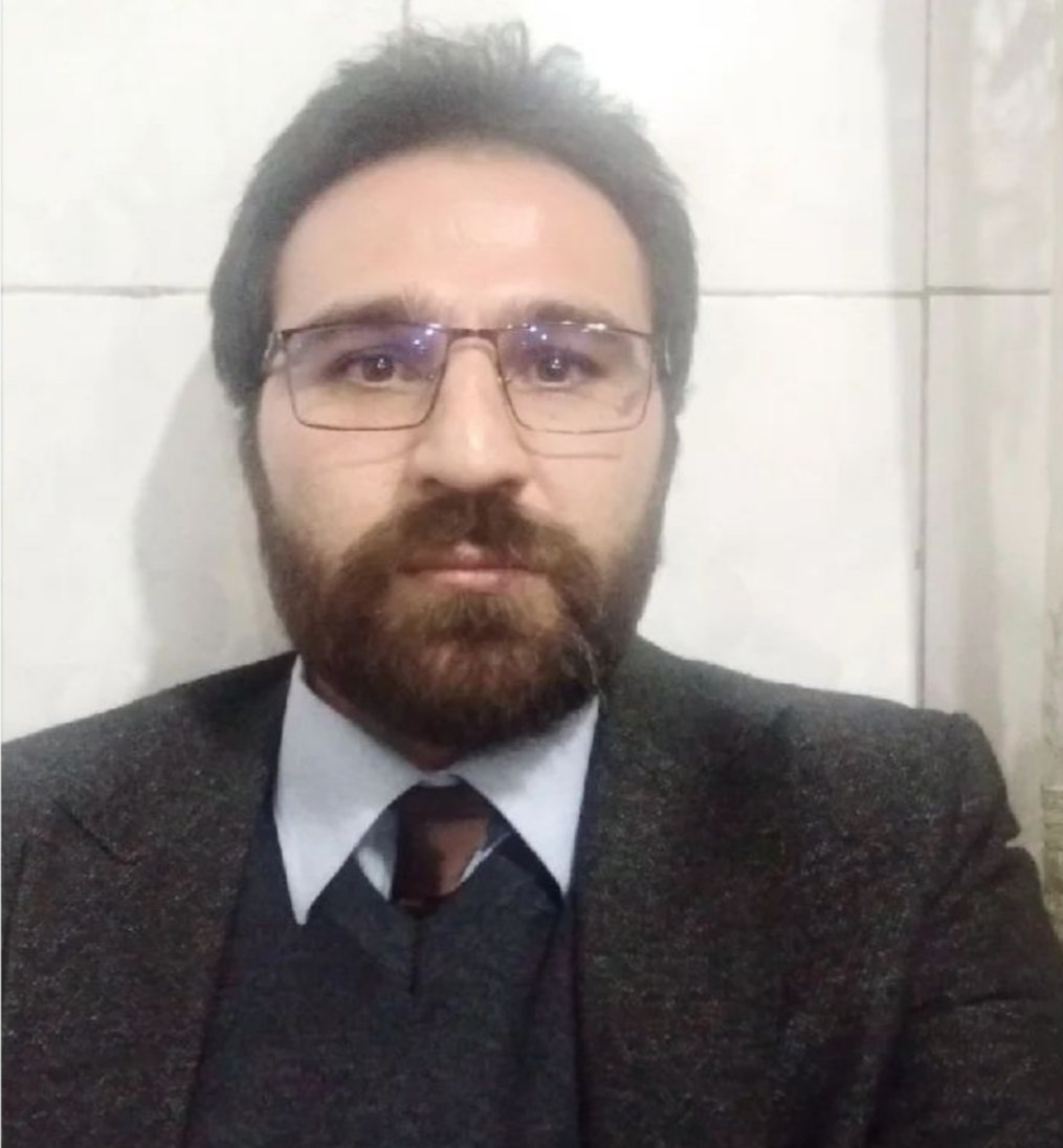 #علیرضا_رمضانی زندانی سیاسی سابق و مدرس دانشگاه مجددا روز یکشنبه بازداشت شده است و پس از چندروز بازجویی به زندان چوبیندر قزوین منتقل شده است ....
#زندانی_سیاسی 
#زن_زندگي_آزادي