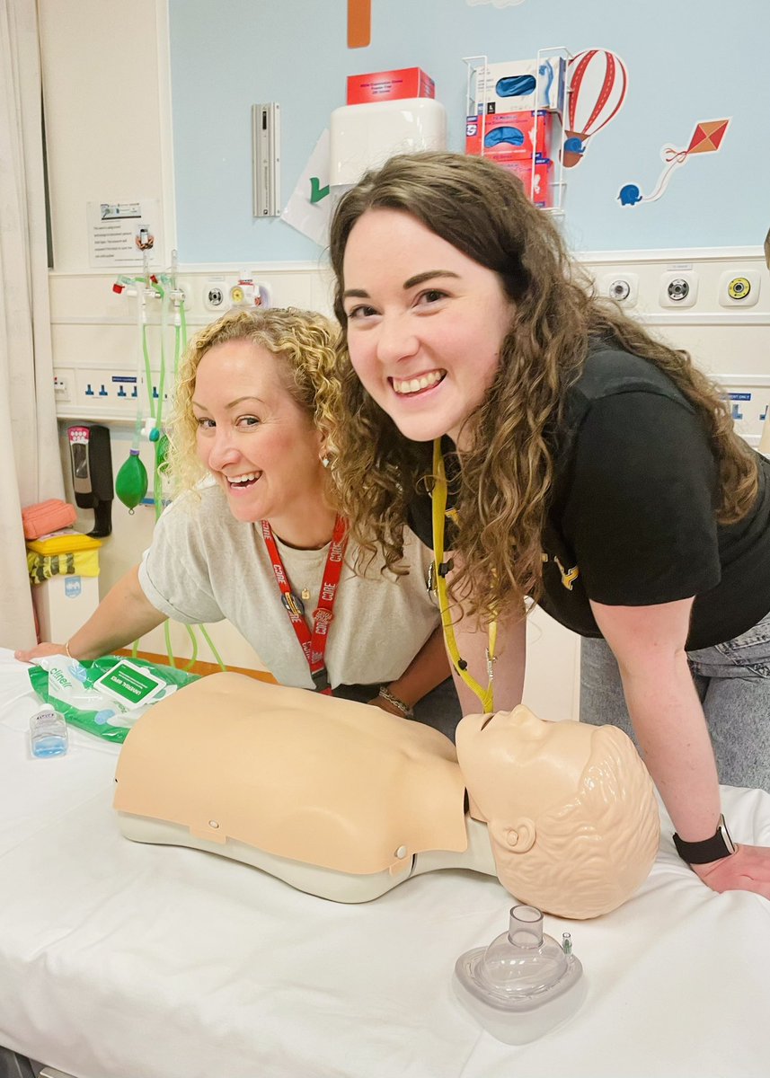 HeartCentreAld1's tweet photo. So much to learn at the cardiac open day today! Resuscitation, cardiac physiology, ICU and tours of the theatres and cath lab! 🏩 #trainingthenextgeneration 👩‍⚕️👨‍⚕️🩺🩻 https://t.co/LVI4yXpWsp