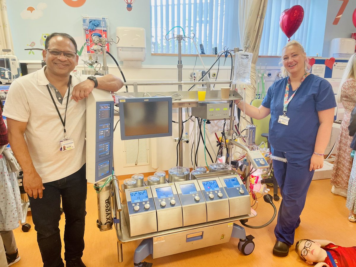HeartCentreAld1's tweet photo. So much to learn at the cardiac open day today! Resuscitation, cardiac physiology, ICU and tours of the theatres and cath lab! 🏩 #trainingthenextgeneration 👩‍⚕️👨‍⚕️🩺🩻 https://t.co/LVI4yXpWsp