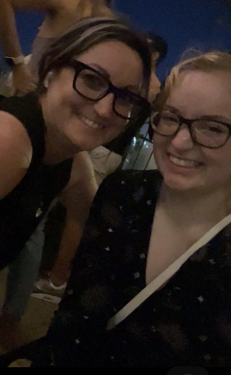 Doing your favorite activity selfie…concerts 🎤🎸🥁🎶🎫

<a href="/SHARDEECRYSTAL/">C Cavitt</a> <a href="/JackLoweSrES/">Jack Lowe Sr. ES Personalized Learning Campus</a> #loweselfiechallenge #Everythinginexcellence