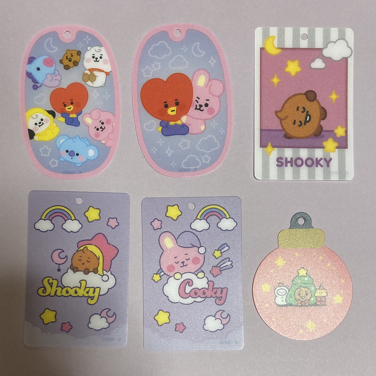 yamarmy227's tweet photo. BT21  カードマスコットセット
メタルカード　クリアカード
交換探しています

【譲】画像１、２
COOKY MANG SHOOKY など
        
【求】画像３、４
CHIMMY  RJ など

大阪市内での手渡し、郵送希望です。
異種交換大丈夫です、お気軽にお声がけください😊
#BT21交換 https://t.co/eARyzDLFz3