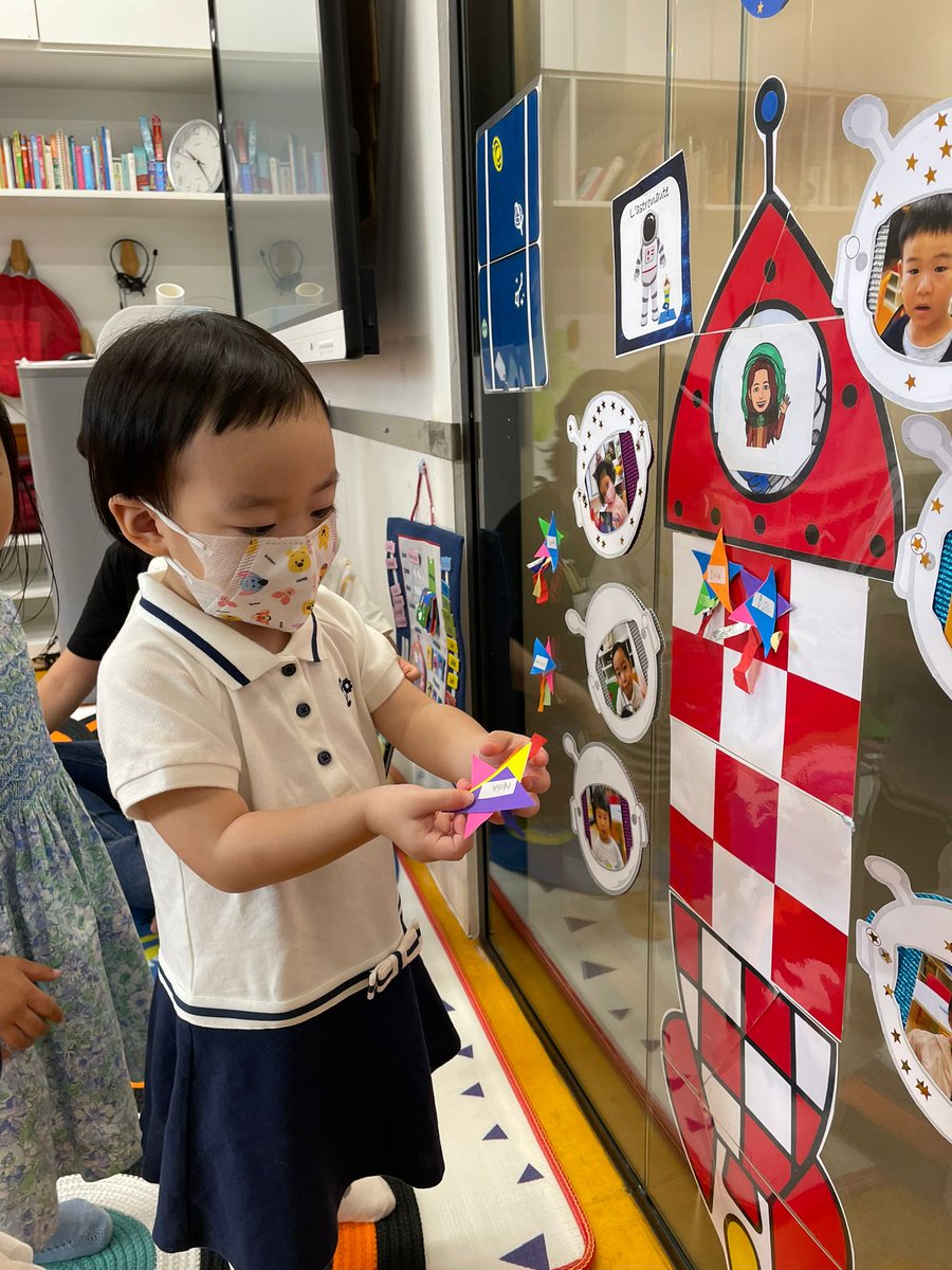 JalilaAzizi's tweet photo. Notre premier summer camp autour de l'espace, vient de s'achever pour les preschooler @afhongkong. Nos petits astronautes sont passés de planète en planète, pour découvrir l'espace et ses habitants. #afhk #maternelle #fleprecoce #learningfrench https://t.co/W57AHWj3el