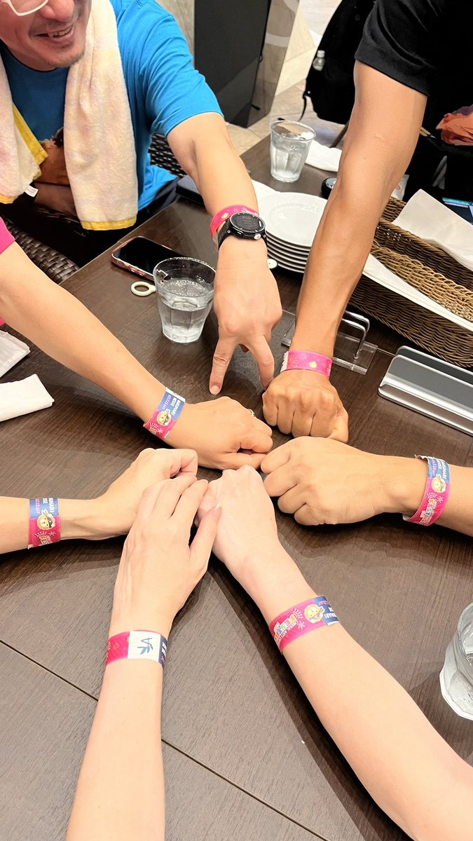 musclecafe2023's tweet photo. お疲れさマッスル💪🏽💪✨

今日来てくれた方々♡
たくさん有難うございマッスル💪💪🏽
皆さんに会えて嬉しかった───🙌

明日も待ってマッスル💪💪🏽✨　

#リベ大フェス
#リベ大フェス2023
#マッスルカフェ
#マッスルおじさん
#リベ大生と繋がりたい https://t.co/3jHGJGpbAg