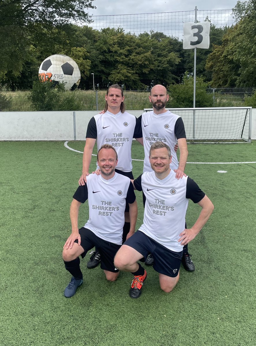 FCDad10's tweet photo. FC Dad are in action at the @eurofootball5 Amsterdam Sixes today, sporting a fine new kit sponsored by @TheShirkersRest. Results to follow https://t.co/UGDiX7NlAo