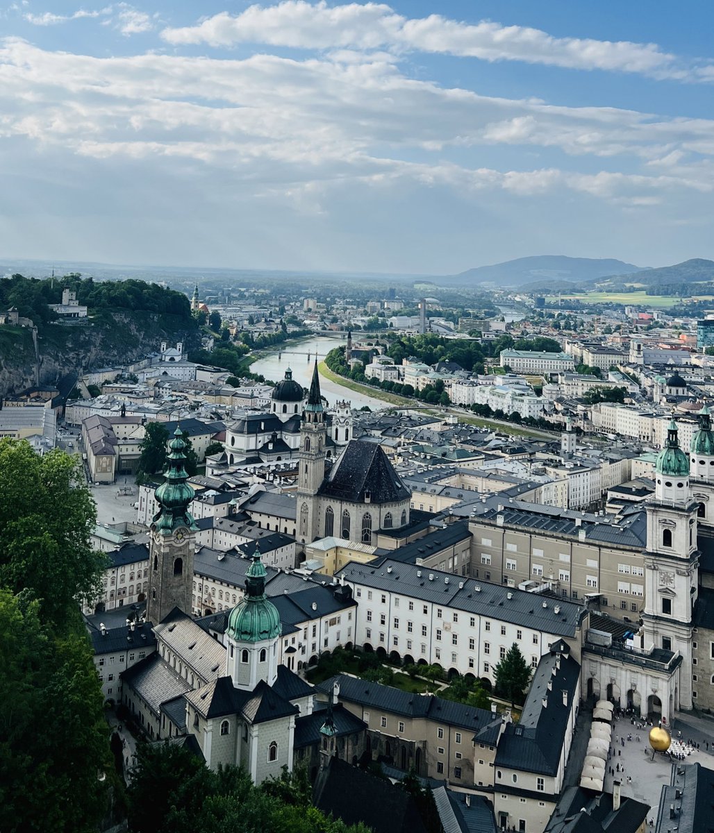 RealAbuzar_'s tweet photo. Humming Mozart’s melody in the city of salzburg 🏰 https://t.co/2GEkiz4Qto