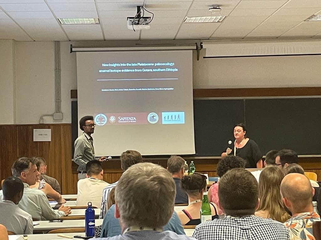 EnzaSpinapolice's tweet photo. @SeminewA presenting new results from @GotArch at the @InquaRoma2023 🤟🏻🤟🏻🤟🏻 https://t.co/yjOILt7fn7