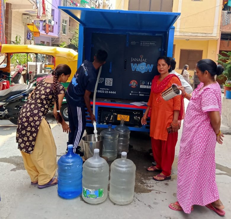 JanaJalImpact's tweet photo. JJWOW is operating in select areas of Delhi, working  to make safe water available to all.  Do call on +91-9923224444 to schedule delivery.  
Delhi- Rajendra Nagar, Jhandapur ,Sadarpur, Mamoora Mayur Vihar, Phase 1 &amp; 2 Patpargunj,LaxmiNagar Badarpur, Jaitpur, Hari Nagar,Meethapur https://t.co/bse8m3yhmo
