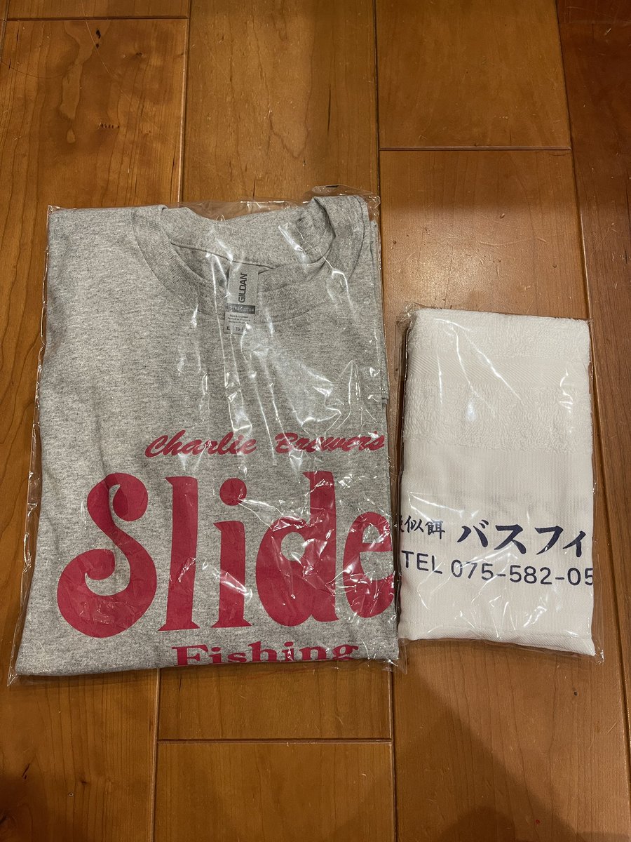 phantom__F4's tweet photo. 釣りから家に🏠帰ったら😳届いてた❣️
忘れた頃にやって来るスライダーTシャツ🥰
しかも🤩バスフィータオルも入ってた❣️
ローさん‼️ありがとう御座いました🙇‍♂️

#LowSTANDARD
#スライダーTシャツ
#バスフィータオル
#釣り人が居れば水辺は綺麗になる https://t.co/qK8EPNrU4q