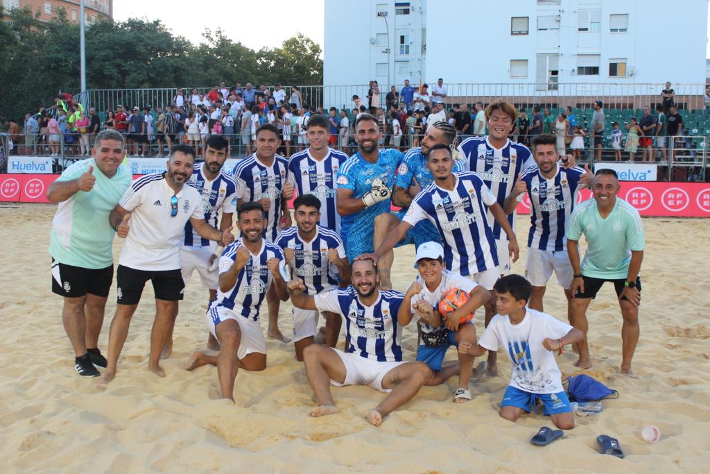 BeachsoccerN's tweet photo. #FinalFourFútbolPlaya

🏝 ¡Tenemos final masculina!

Misma final que la temporada pasada. Dos equipos que llegan con confianza tras ganar partidos muy disputados en sus semifinales.

⏰️ 20:15 (16/07)
@LUDfutbolplaya 🆚️ @RecreativoPlaya 
📍Rota
📺 https://t.co/j8ZNilfLJ0 https://t.co/MUbBy9MrJr
