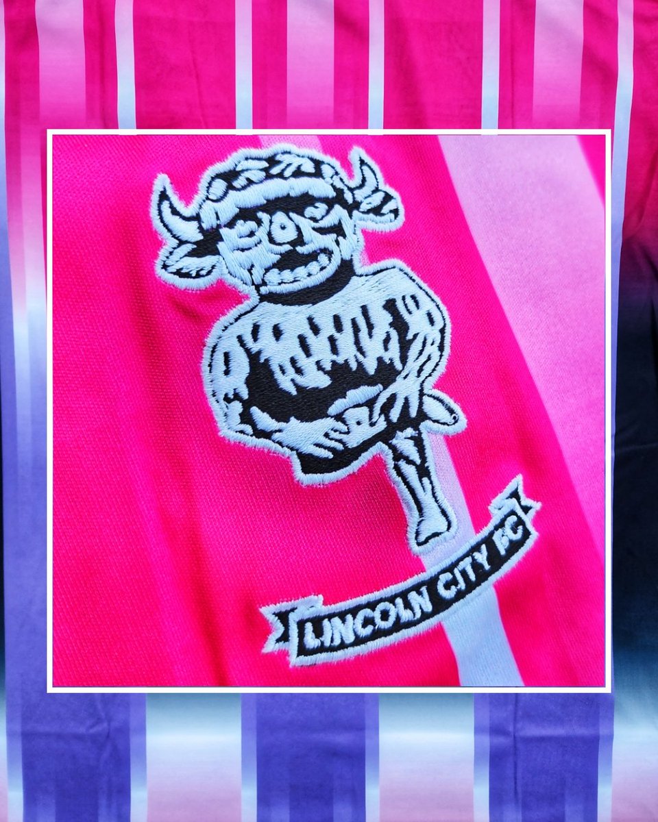 Dhem_boost's tweet photo. #KitOfTheDay ππ» @LincolnCity_FC; 23-24 Awat GK Kit by @oxensportsuk; Sponsor by @BranstonUK; Bought from @EliteProSports_; @The_Kitsman
Home team!
#LincolnCityFC / #OxenSportsUK / #BranstonUK / #WeAreImps / #TheKitsman / #EliteProSports / #GKHomeKit / #ImpsAsOne / #BadgePorn https://t.co/V6zQzt1VsM