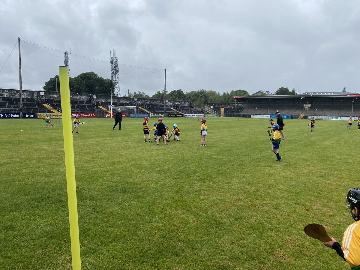 DLynchSport's tweet photo. A mighty mornings hurling in Cusack Park for the stars of the future. Credit to @HurlingUnderage, @MichealGDAClare, @Hurlingcoach & crew for organising it. Brilliant for these young people to get to play in their county grounds #BannerRising https://t.co/0XpPeuqdCH
