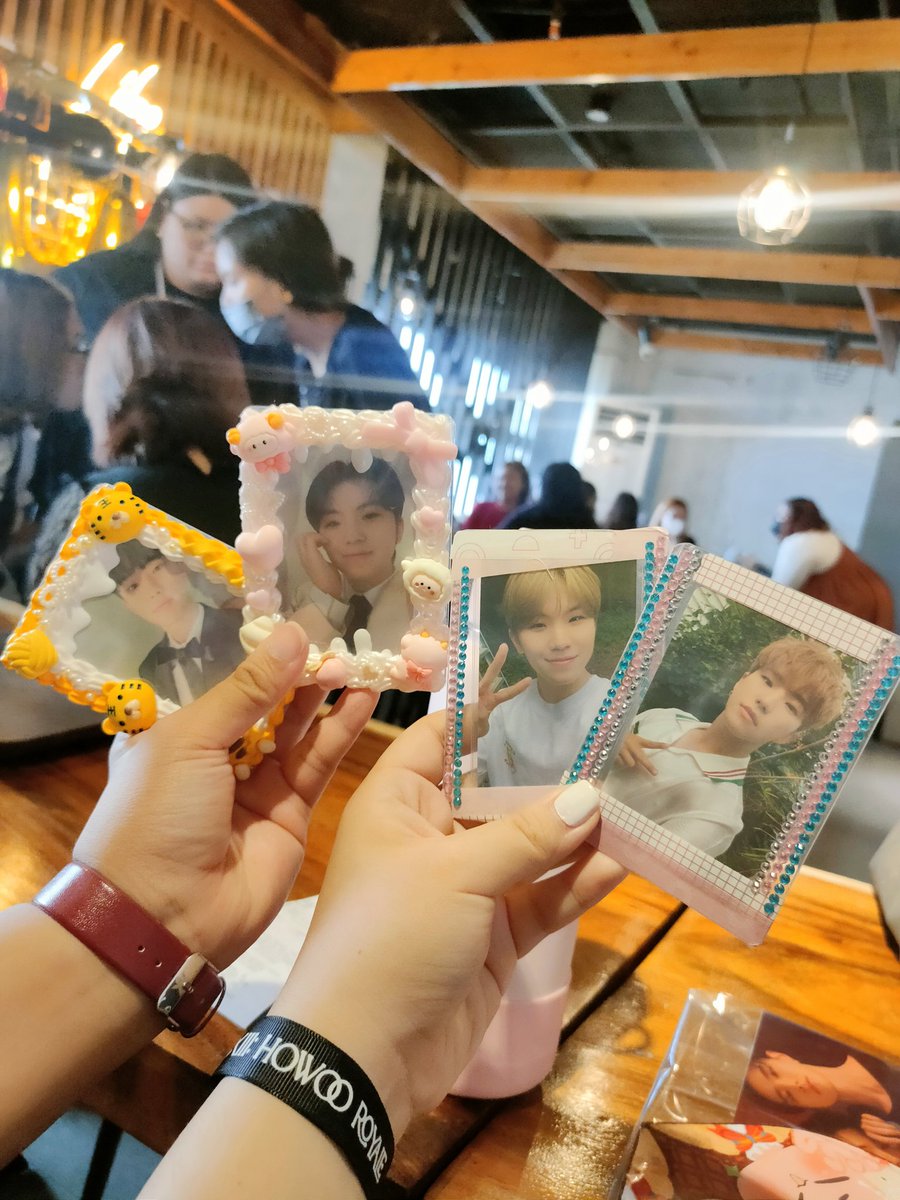 MicaMinwon's tweet photo. Had so much fun today! :D Sa dami ng CSE na pinuntahan ko, first time ko manalo sa raffle 😆❣️ @howooroyale

Thank you sa lahat ng nagbigay ng freebies <3 super cute 🥰 

#HoWooRoyale #13YearsAtThisPointItsFate https://t.co/T8KcNUAmud