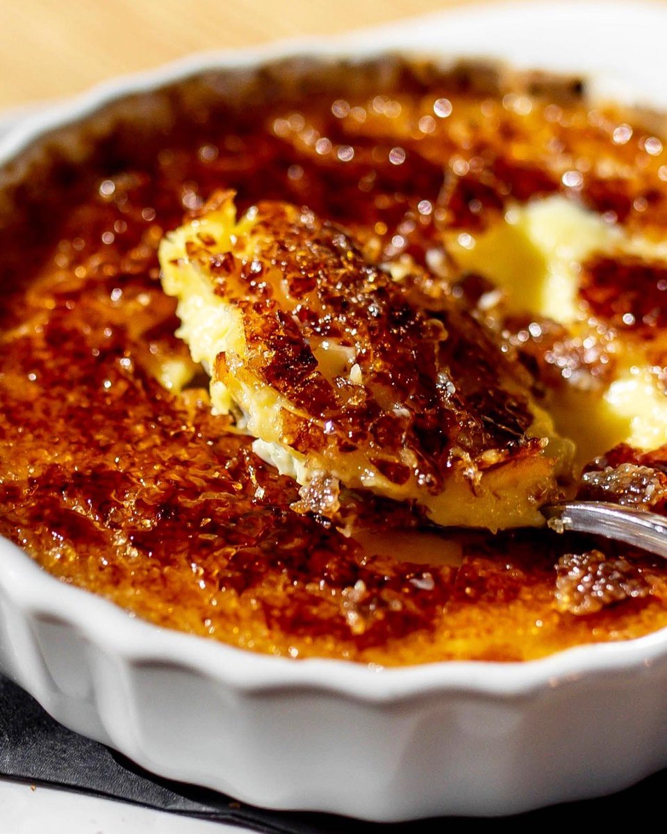 assemblyva's tweet image. We hear sweets taste better on Saturdays 😬 #LiveAssembly

1️⃣ Brownie Sundae
2️⃣ Vanilla Bean Crème Brûlée
3️⃣ Fried Bao Bun