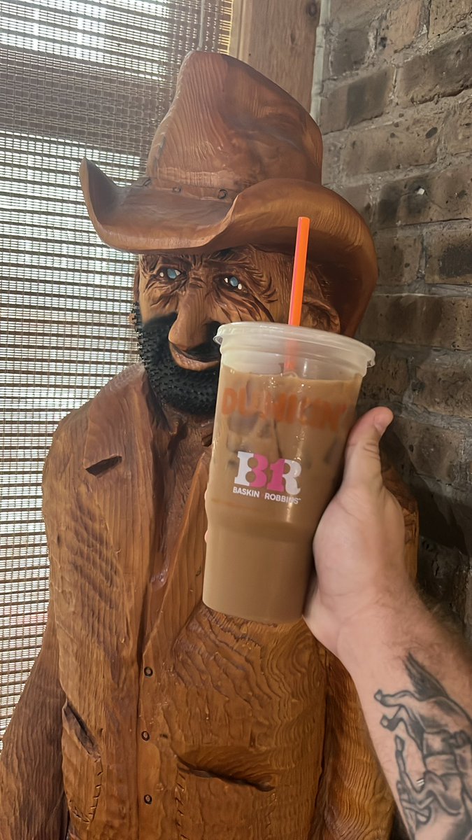 mrvealparmesan's tweet photo. Big ol cup and Matt https://t.co/UalGjzeQDZ