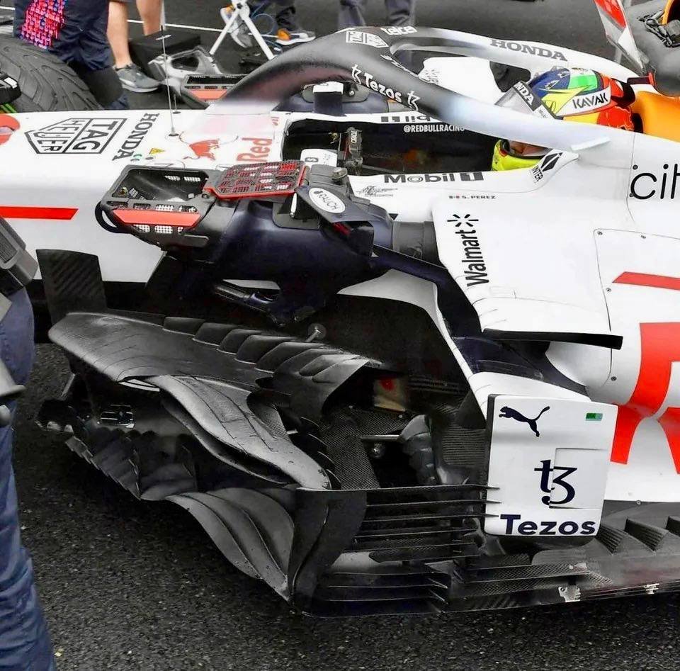FDataAnalysis's tweet photo. This bargeboard cannot possibly have been designed by a human being 😳

I would both love AND hate to be the guy tasked to simulate the airflow around this 'thing'

(RB16B in Turkey) #F1 https://t.co/D5hIDUeqnJ